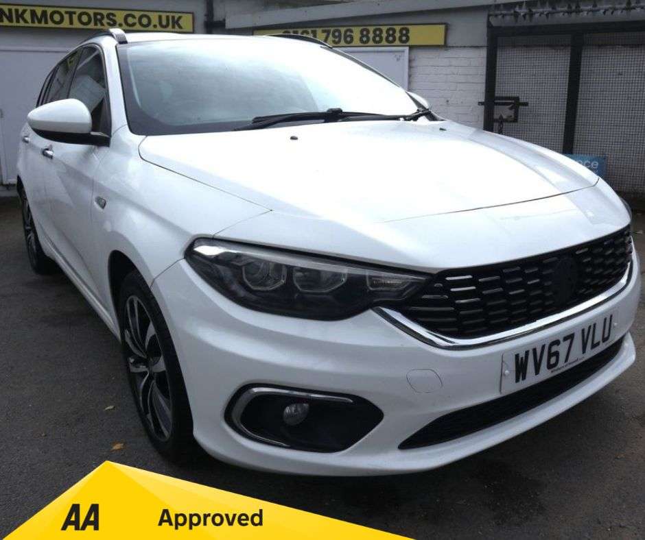 A 2017 FIAT TIPO 1.6 MultiJetII Lounge Estate 5dr Diesel Manual Euro 6 (s/s) (120 ps) *2 YEA A 2017 FIAT TIPO 1.6 MultiJetII Lounge Estate 5dr Diesel Manual Euro 6 (s/s) (120 ps) *2 YEA