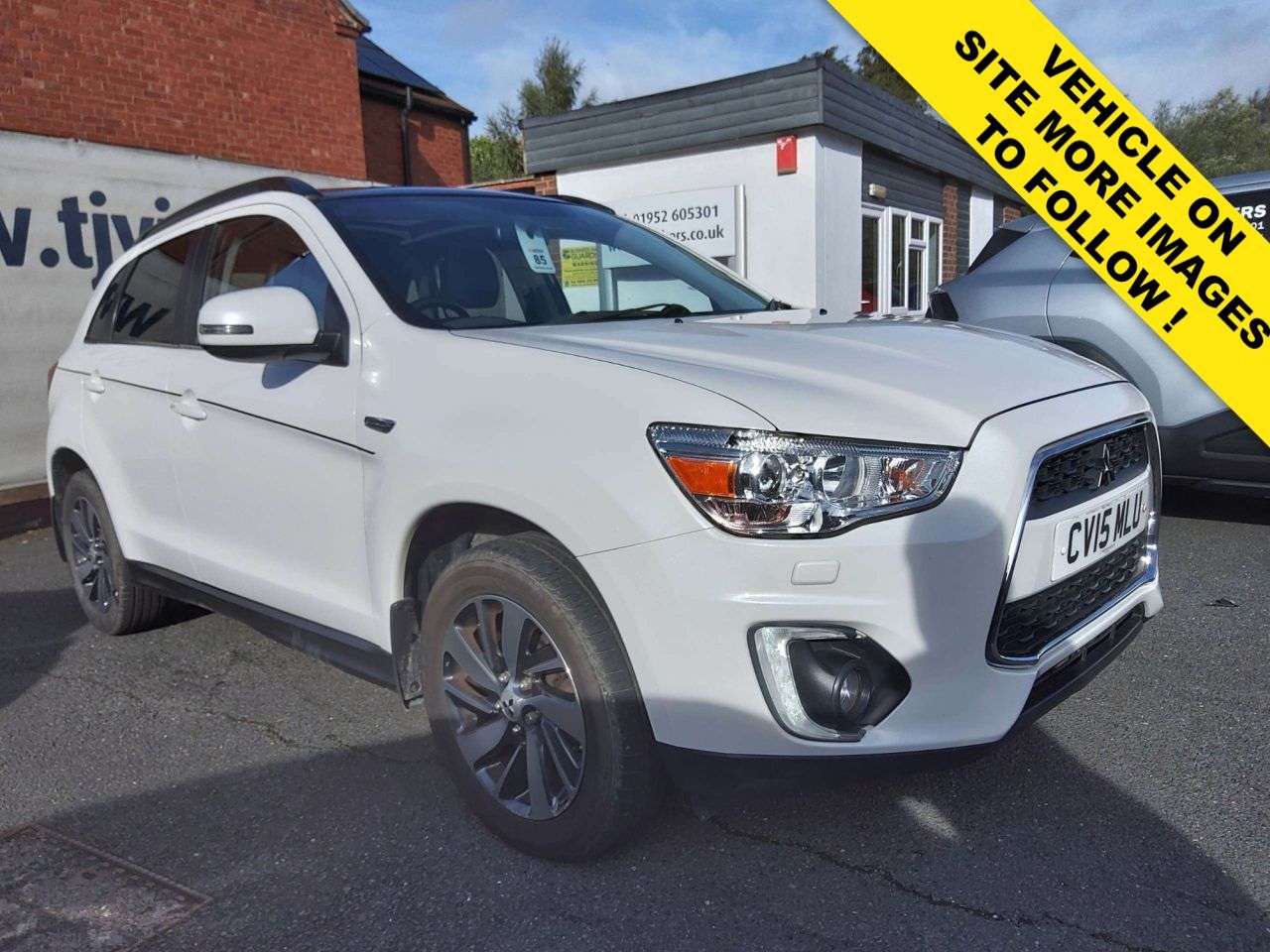 A 2015 MITSUBISHI ASX 1.8D 4 SUV 5dr Diesel Manual 4WD Euro 5 (114 ps) *2 YEAR WTY FROM £99 + 12 A 2015 MITSUBISHI ASX 1.8D 4 SUV 5dr Diesel Manual 4WD Euro 5 (114 ps) *2 YEAR WTY FROM £99 + 12