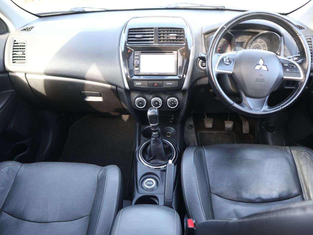 A 2015 MITSUBISHI ASX 1.8D 4 SUV 5dr Diesel Manual 4WD Euro 5 (114 ps) *2 YEAR WTY FROM £99 + 12 A 2015 MITSUBISHI ASX 1.8D 4 SUV 5dr Diesel Manual 4WD Euro 5 (114 ps) *2 YEAR WTY FROM £99 + 12