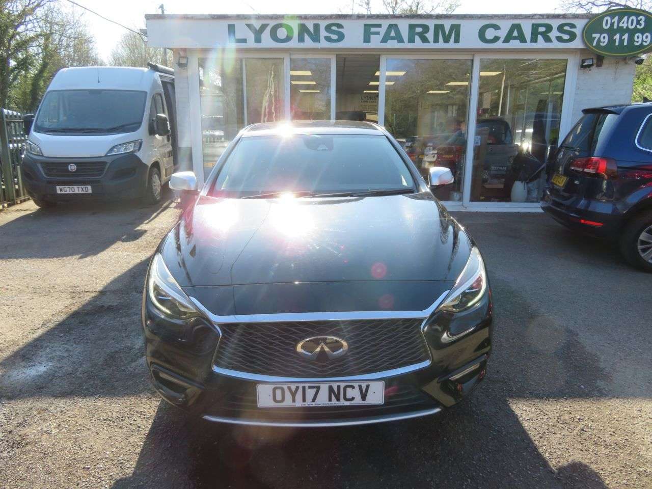 2017 INFINITI Q30 2017 INFINITI Q30