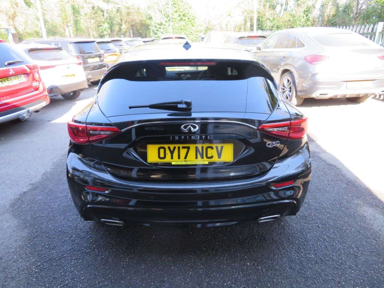 2017 INFINITI Q30 2017 INFINITI Q30