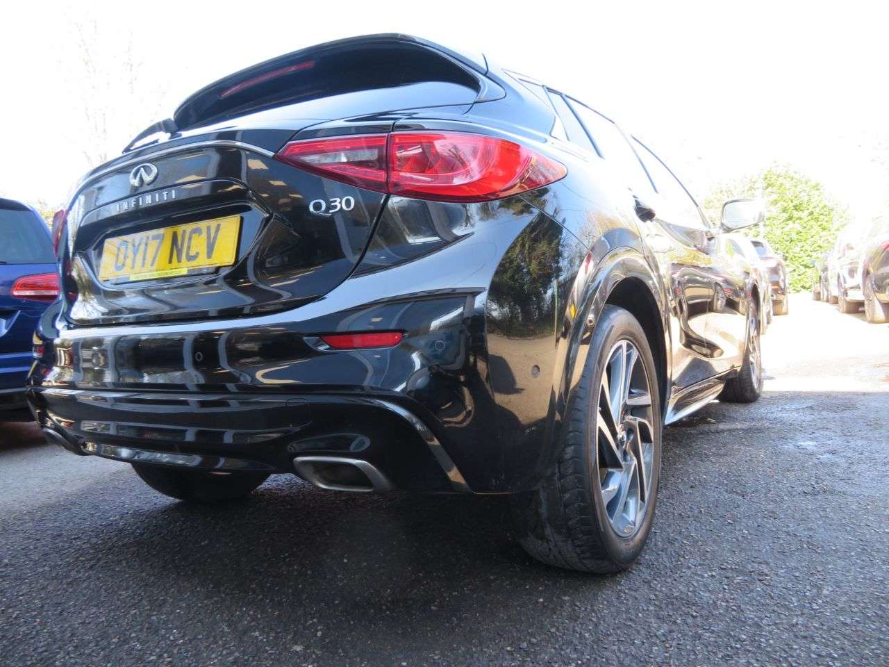 2017 INFINITI Q30 2017 INFINITI Q30