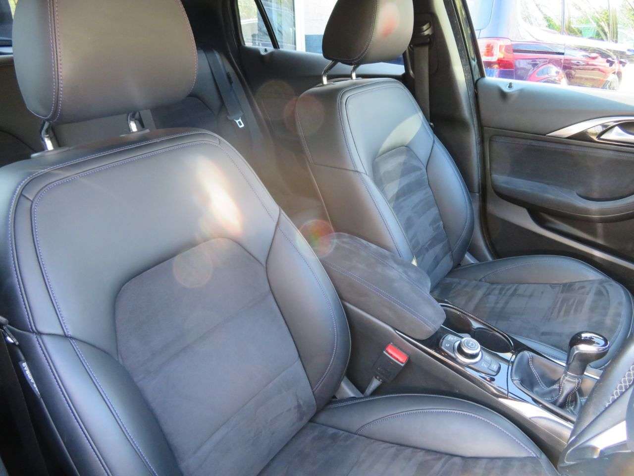 2017 INFINITI Q30 2017 INFINITI Q30