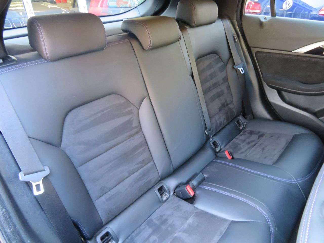 2017 INFINITI Q30 2017 INFINITI Q30
