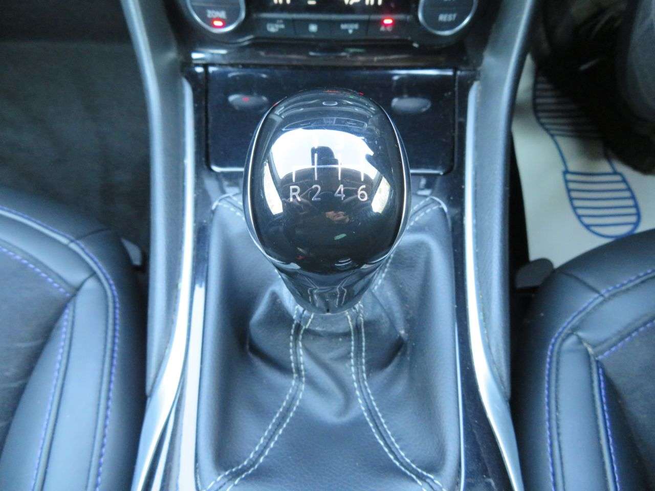 2017 INFINITI Q30 2017 INFINITI Q30