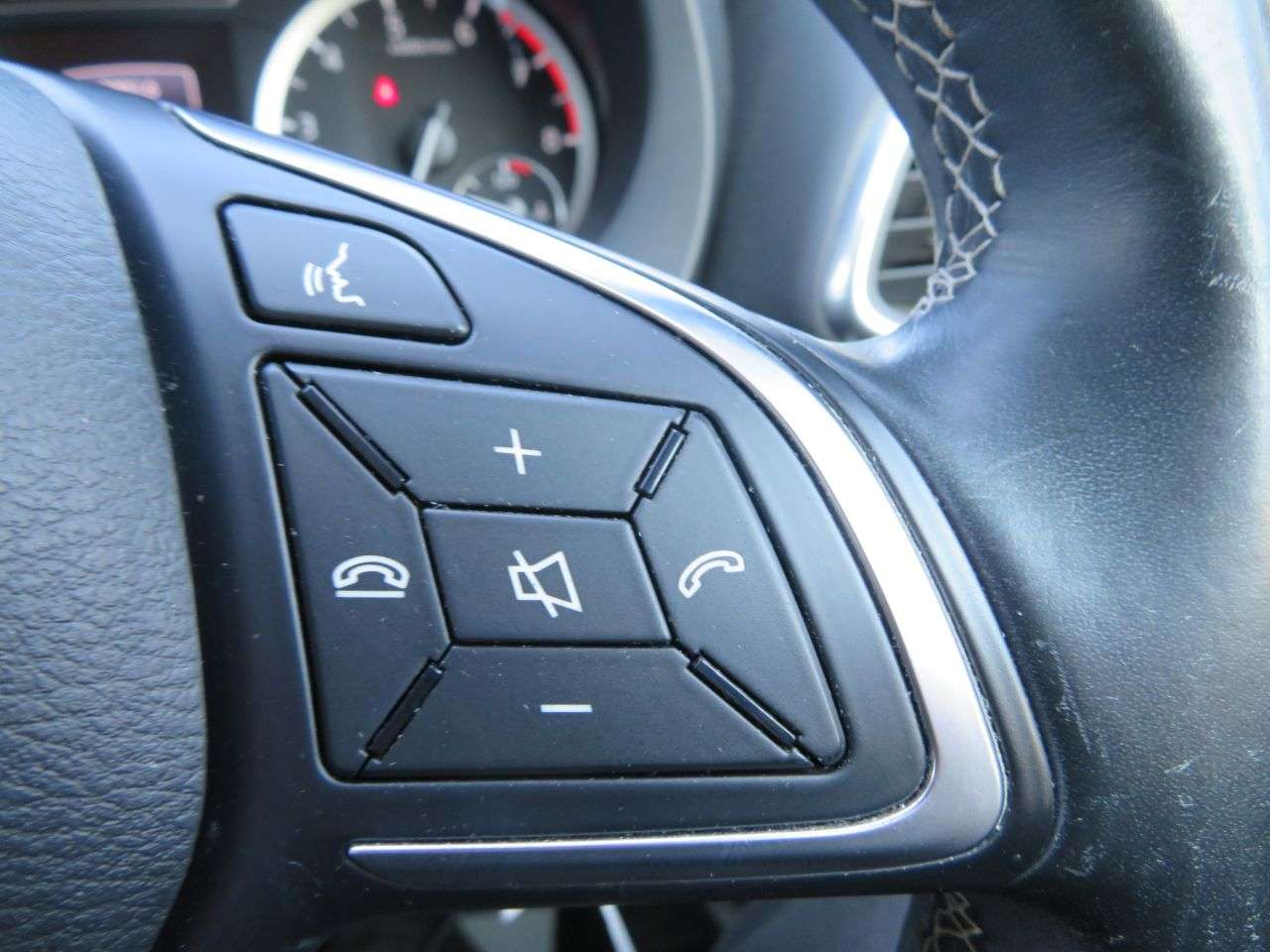 2017 INFINITI Q30 2017 INFINITI Q30