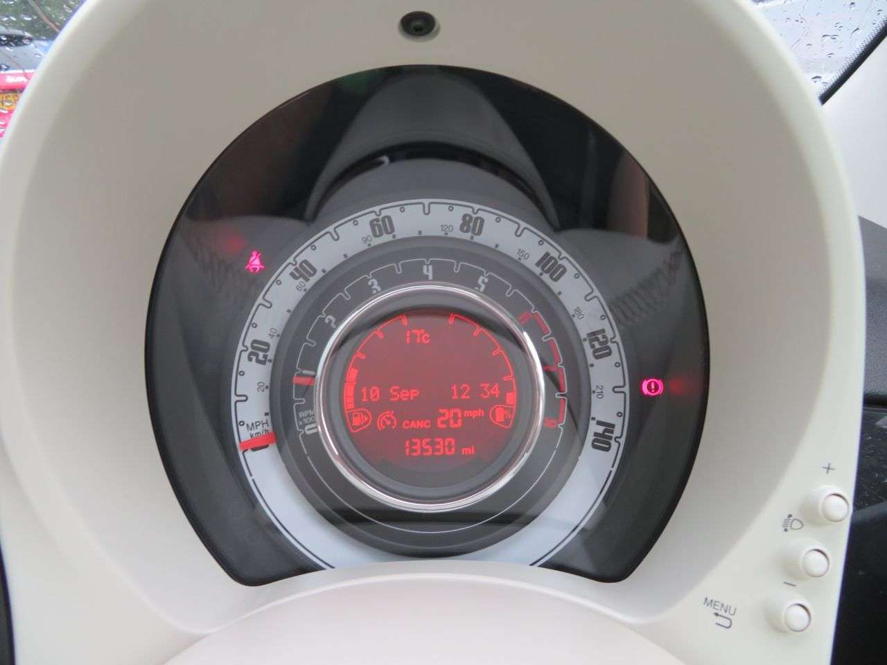 A 2021 FIAT 500 1.0 MHEV Lounge Hatchback 3dr Petrol Manual Euro 6 (s/s) (70 bhp) SUNROOF + A 2021 FIAT 500 1.0 MHEV Lounge Hatchback 3dr Petrol Manual Euro 6 (s/s) (70 bhp) SUNROOF +