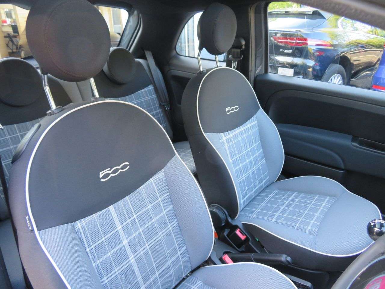 A 2020 FIAT 500 1.0 MHEV Lounge Hatchback 3dr Petrol Manual Euro 6 (s/s) (70 bhp) SUNROOF + A 2020 FIAT 500 1.0 MHEV Lounge Hatchback 3dr Petrol Manual Euro 6 (s/s) (70 bhp) SUNROOF +