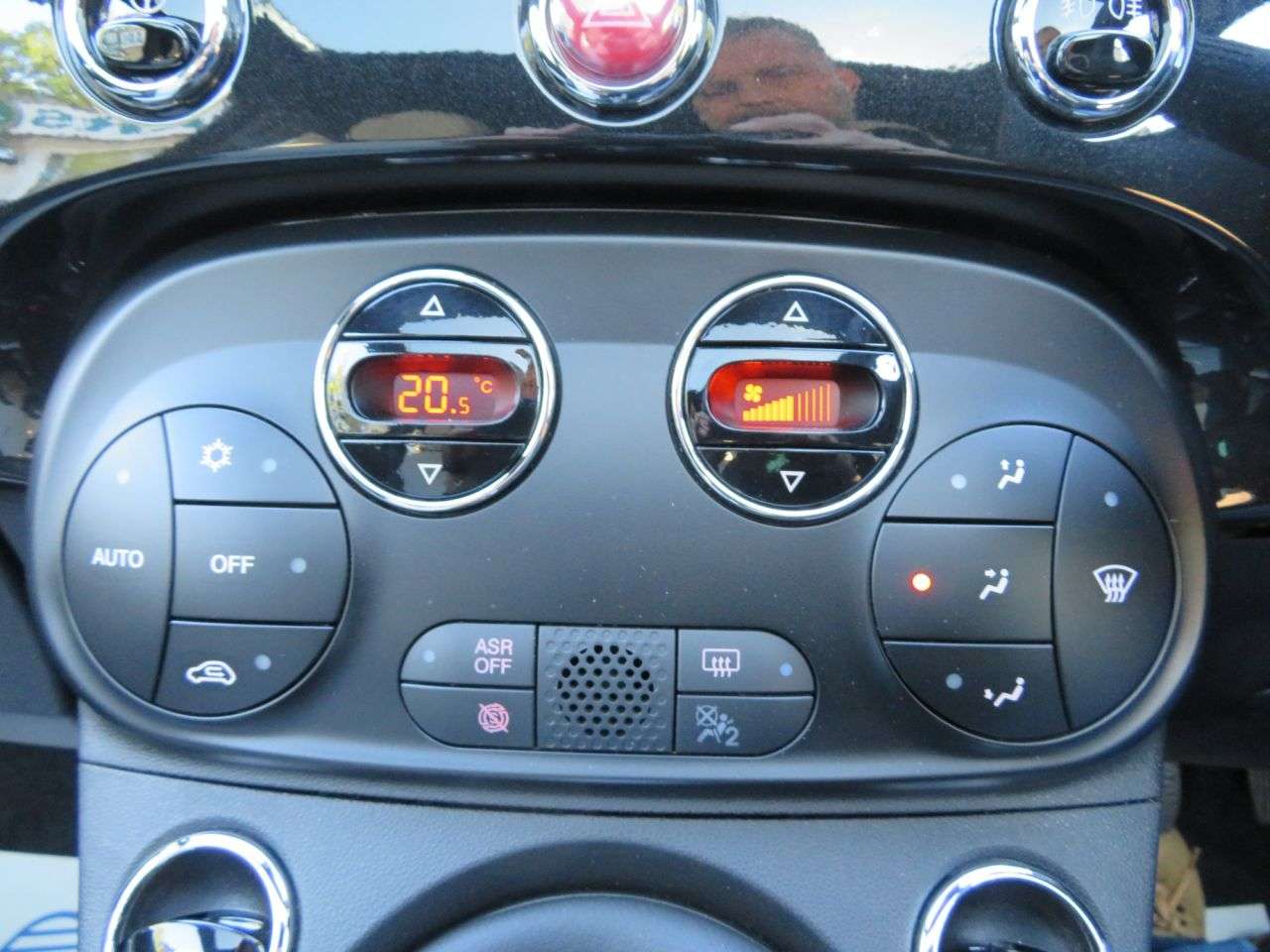 A 2022 FIAT 500 1.0 MHEV Dolcevita Plus + Hatchback 3dr Petrol Manual Euro 6 (s/s) (70 bhp) A 2022 FIAT 500 1.0 MHEV Dolcevita Plus + Hatchback 3dr Petrol Manual Euro 6 (s/s) (70 bhp)