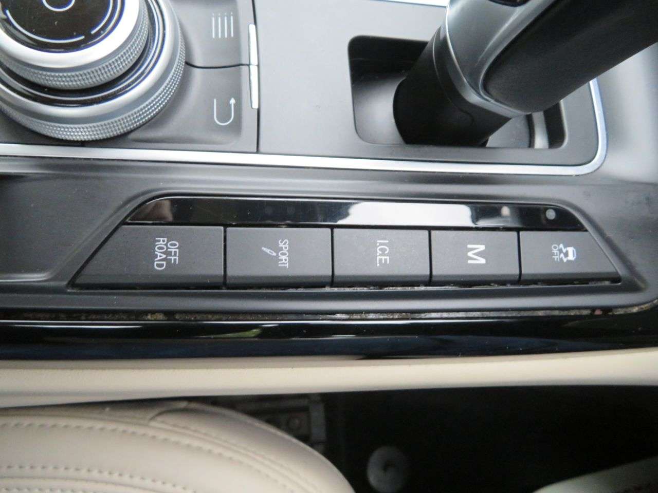 2018 MASERATI LEVANTE 2018 MASERATI LEVANTE