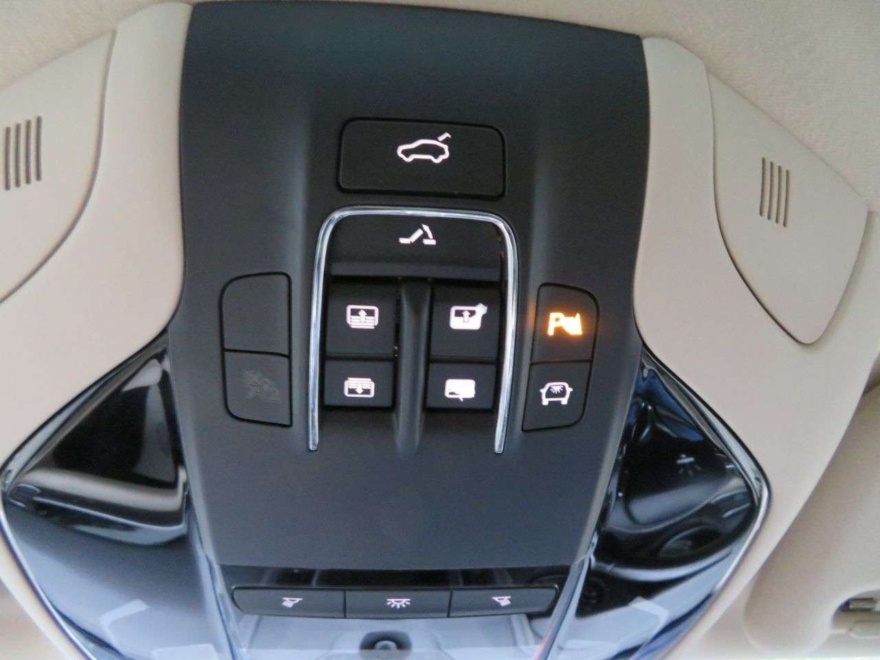 2018 MASERATI LEVANTE 2018 MASERATI LEVANTE