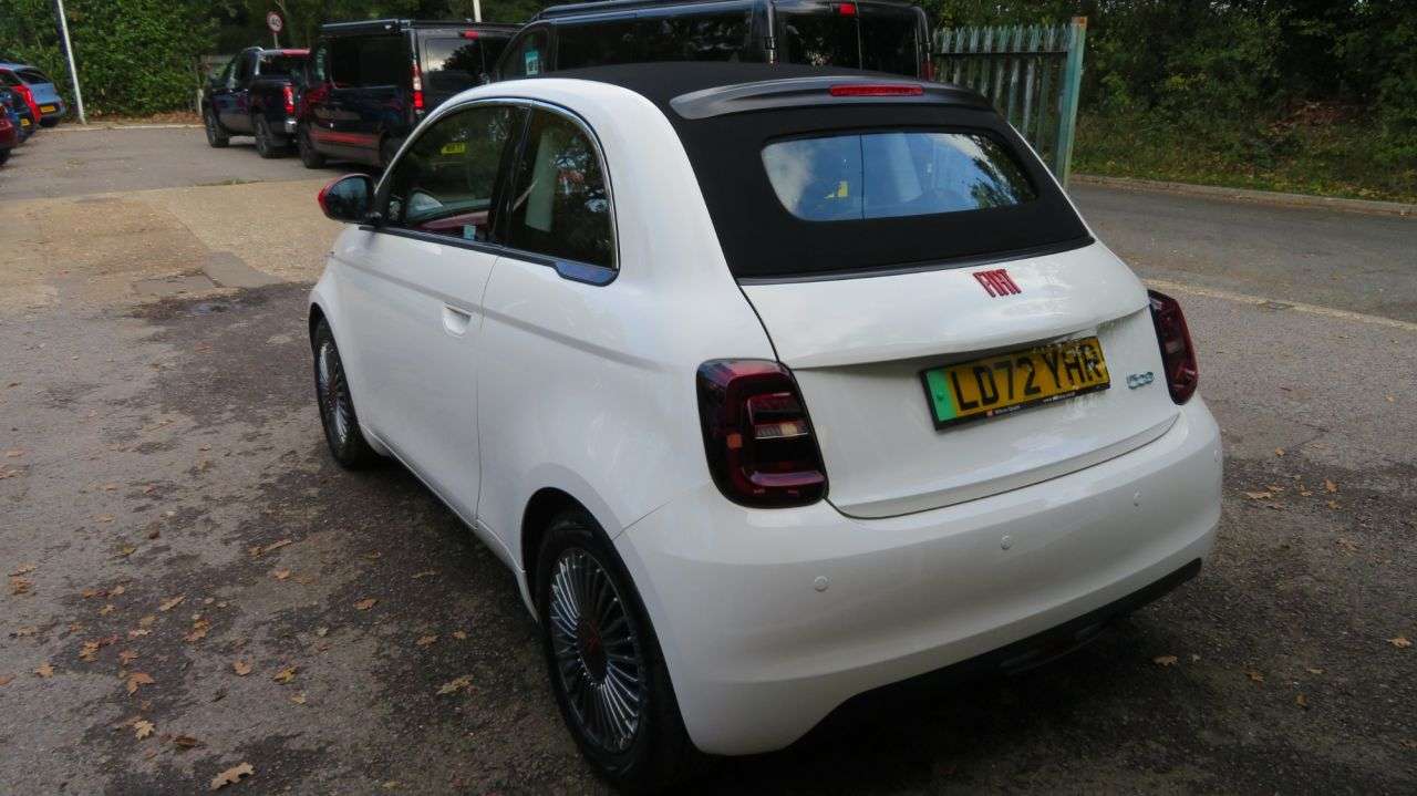 2022 FIAT 500E C 2022 FIAT 500E C