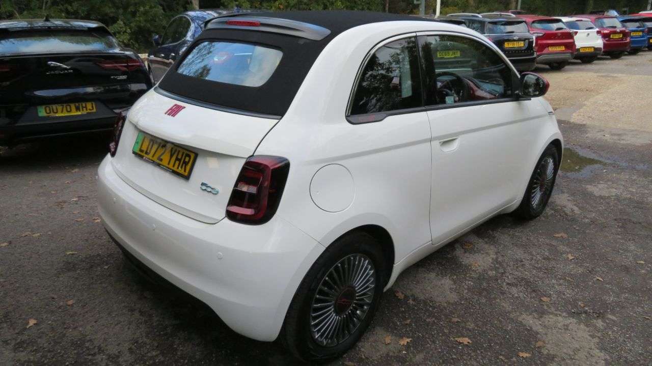 2022 FIAT 500E C 2022 FIAT 500E C