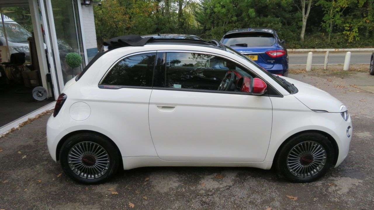 2022 FIAT 500E C 2022 FIAT 500E C