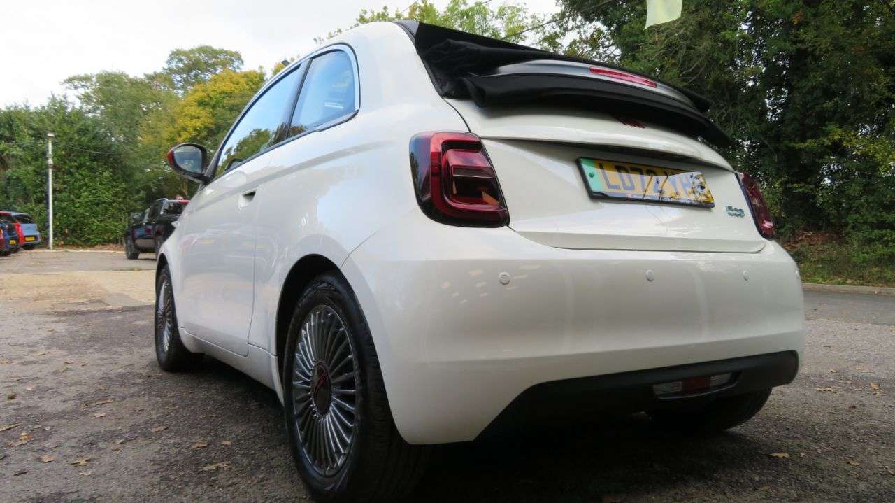 2022 FIAT 500E C 2022 FIAT 500E C