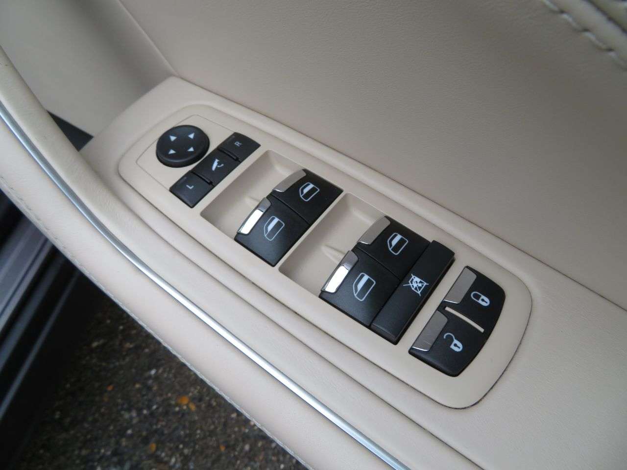 2017 MASERATI LEVANTE 2017 MASERATI LEVANTE