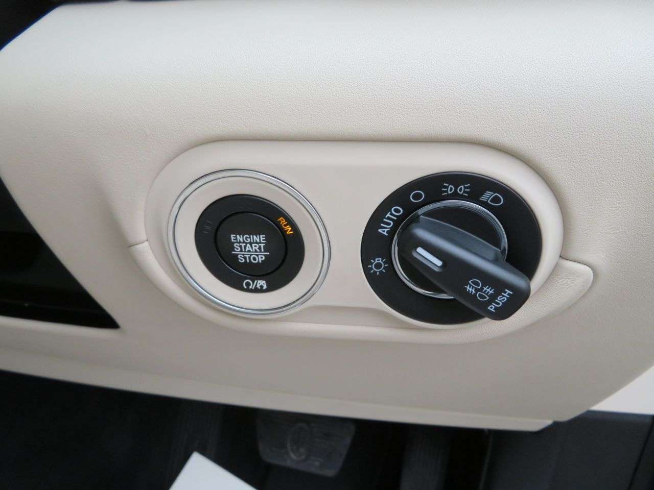 2017 MASERATI LEVANTE 2017 MASERATI LEVANTE