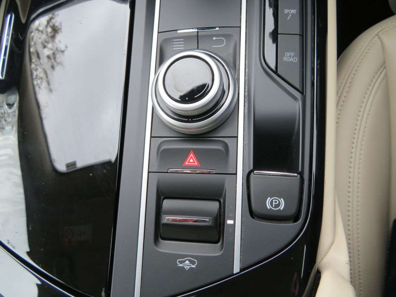 2017 MASERATI LEVANTE 2017 MASERATI LEVANTE