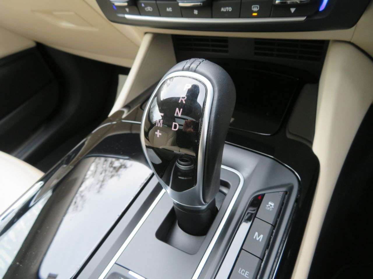 2017 MASERATI LEVANTE 2017 MASERATI LEVANTE