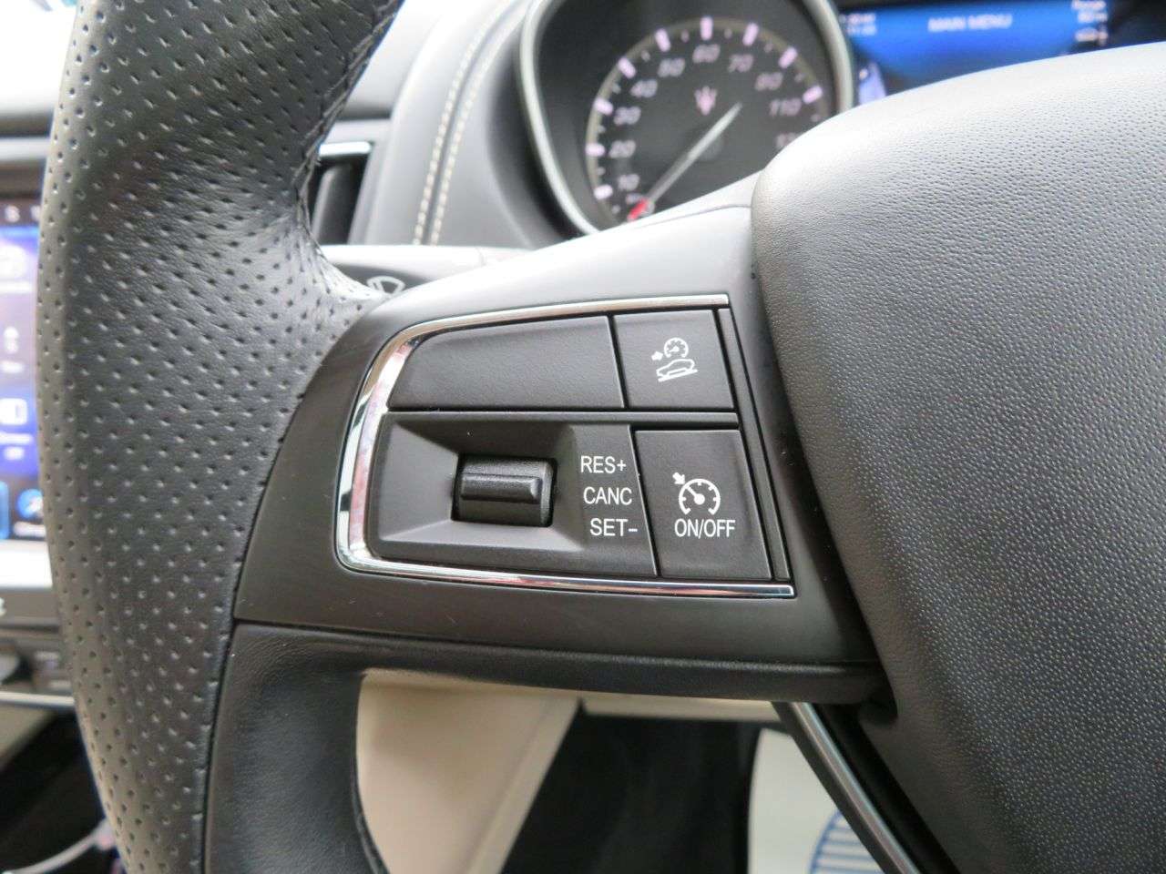 2017 MASERATI LEVANTE 2017 MASERATI LEVANTE