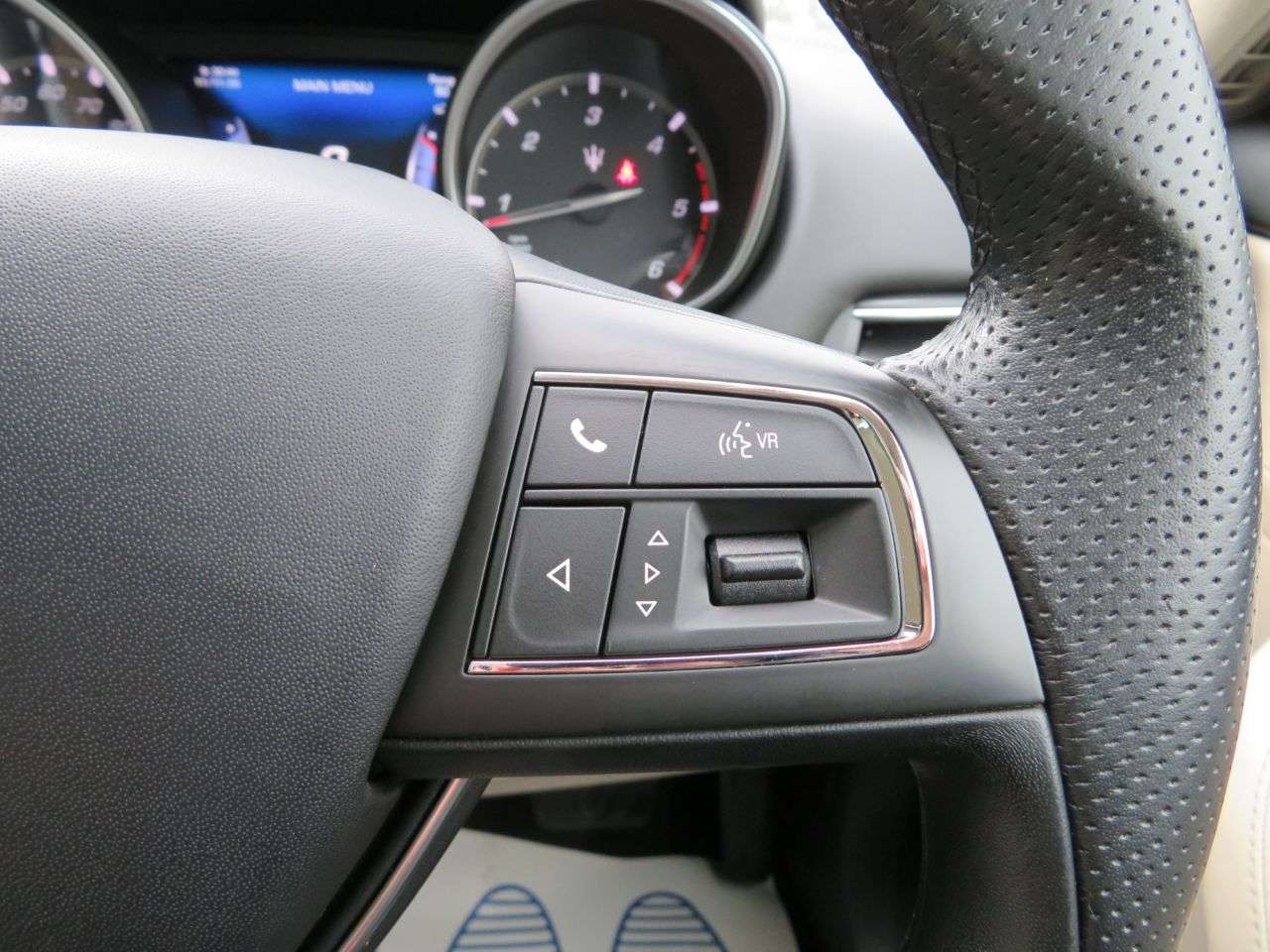 2017 MASERATI LEVANTE 2017 MASERATI LEVANTE