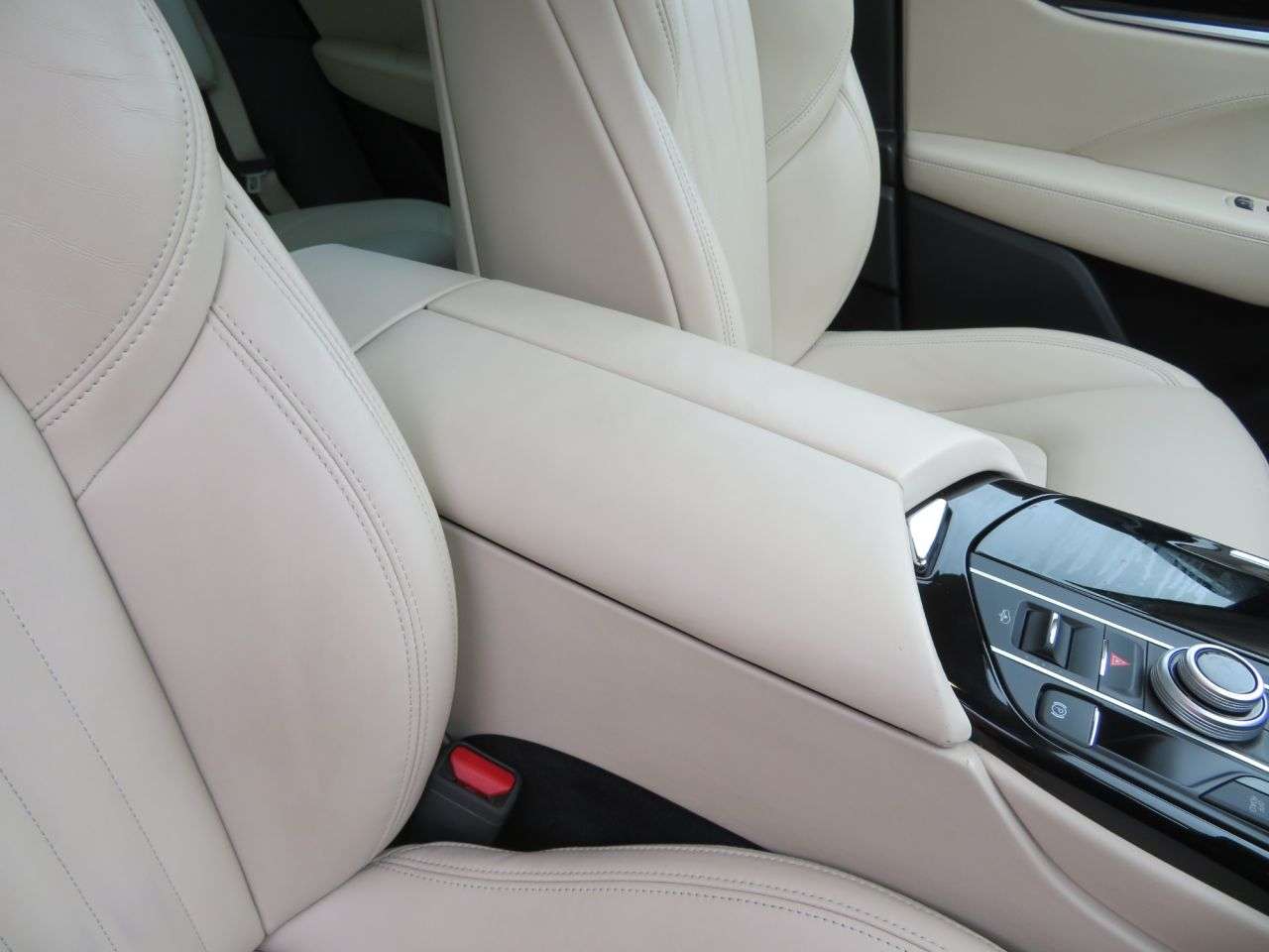 2017 MASERATI LEVANTE 2017 MASERATI LEVANTE