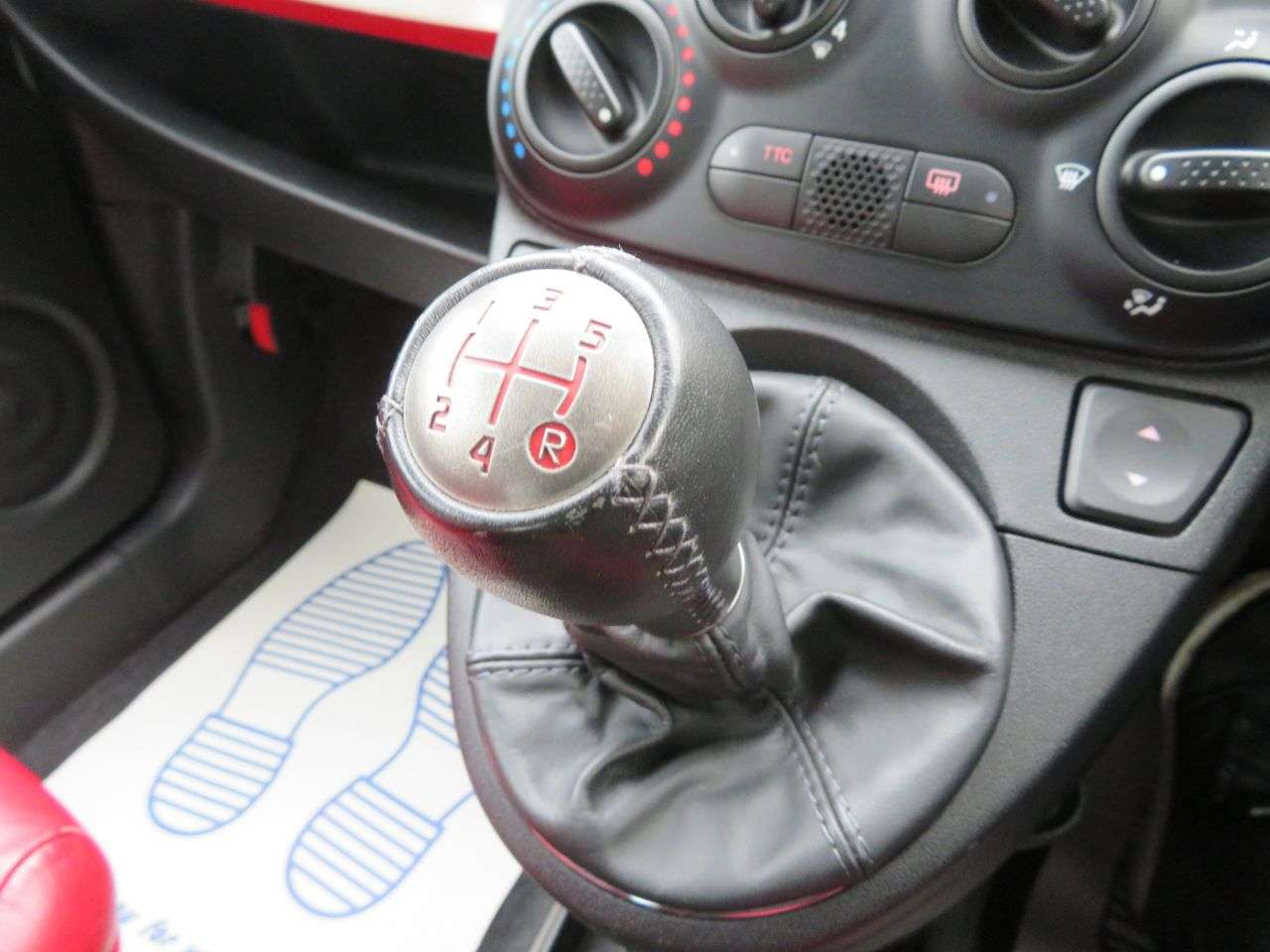 2011 ABARTH 595C 2011 ABARTH 595C