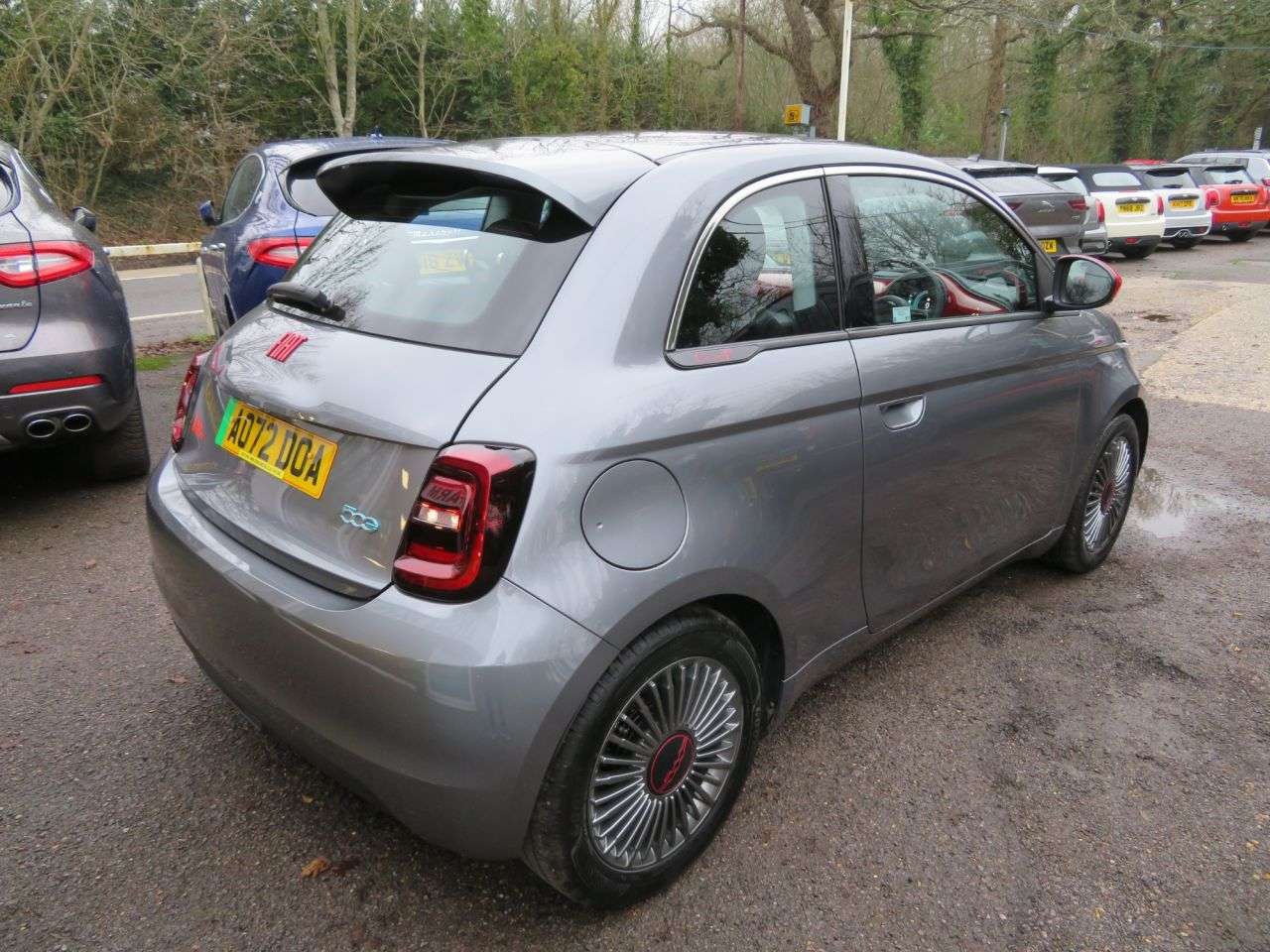 A 2022 FIAT 500E 42kWh RED Hatchback 3dr Electric Automatic (118 ps) A 2022 FIAT 500E 42kWh RED Hatchback 3dr Electric Automatic (118 ps)