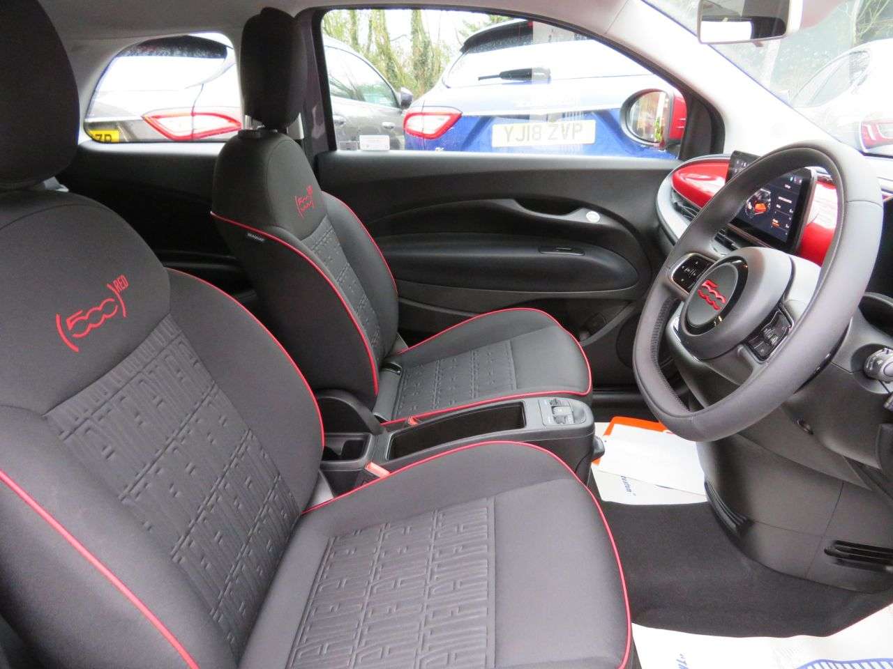 A 2022 FIAT 500E 42kWh RED Hatchback 3dr Electric Automatic (118 ps) A 2022 FIAT 500E 42kWh RED Hatchback 3dr Electric Automatic (118 ps)