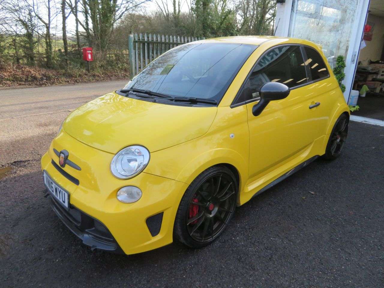 2016 ABARTH 695 2016 ABARTH 695