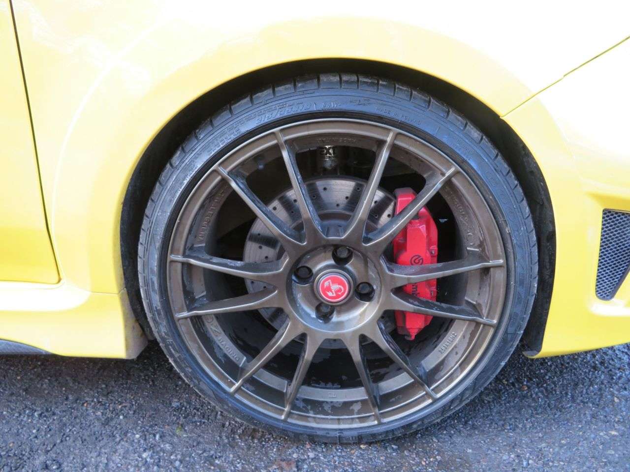 2016 ABARTH 695 2016 ABARTH 695