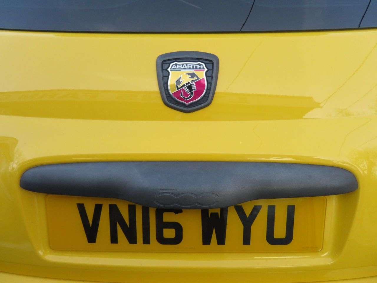 2016 ABARTH 695 2016 ABARTH 695