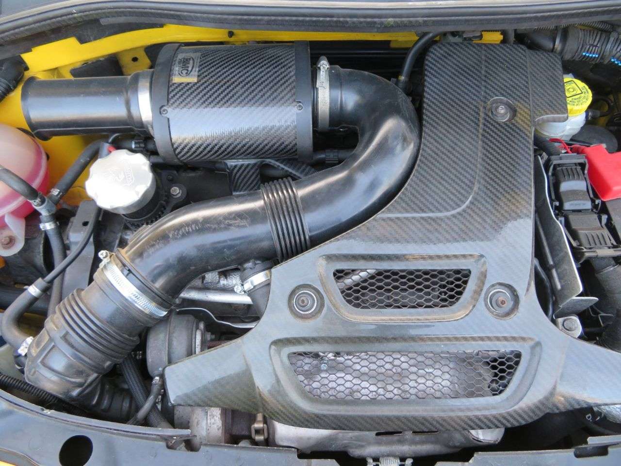 2016 ABARTH 695 2016 ABARTH 695