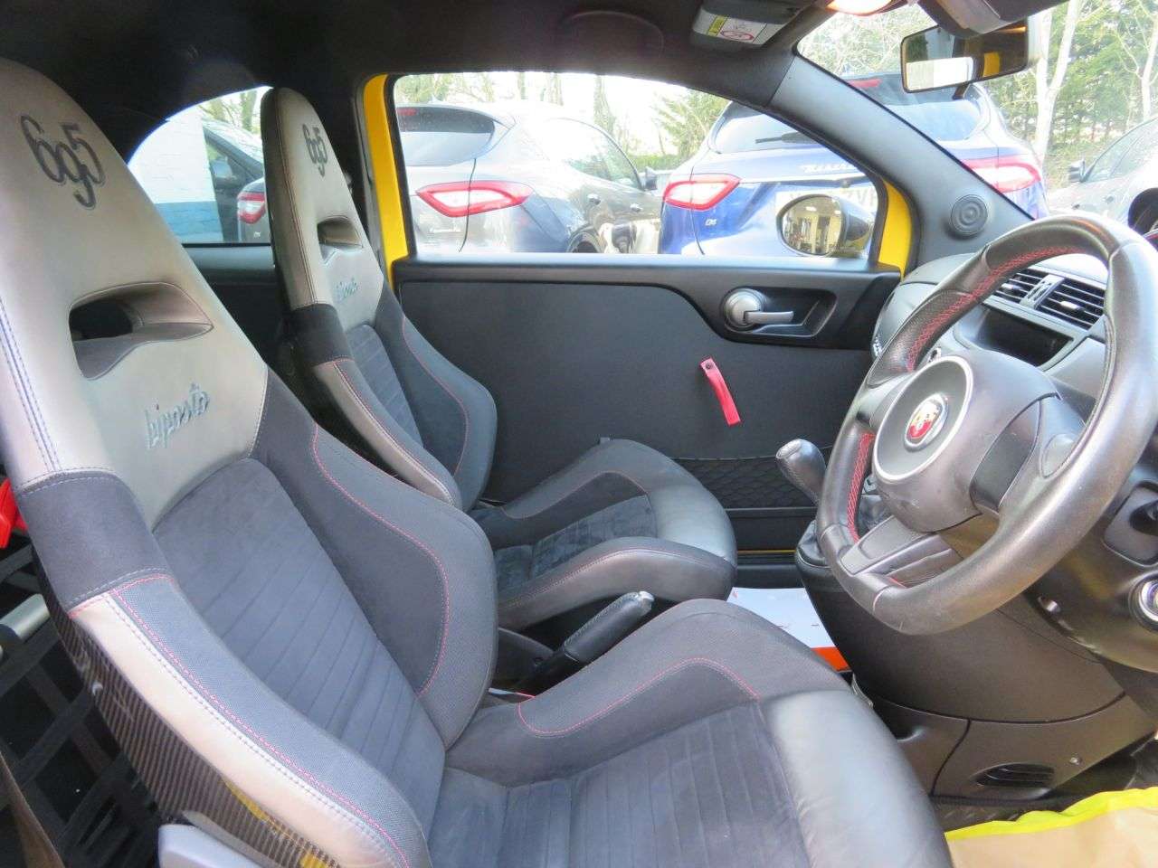 2016 ABARTH 695 2016 ABARTH 695