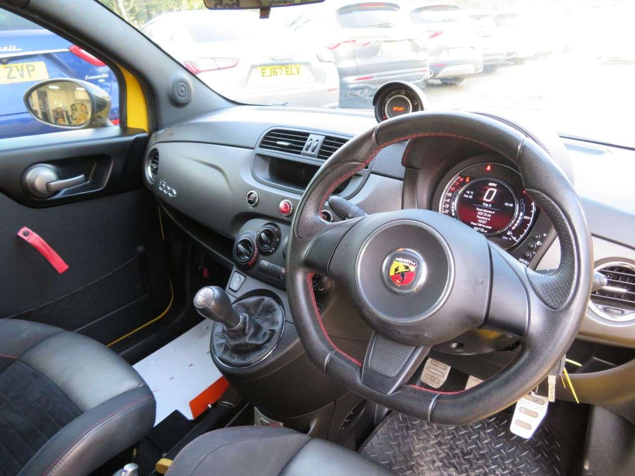 2016 ABARTH 695 2016 ABARTH 695