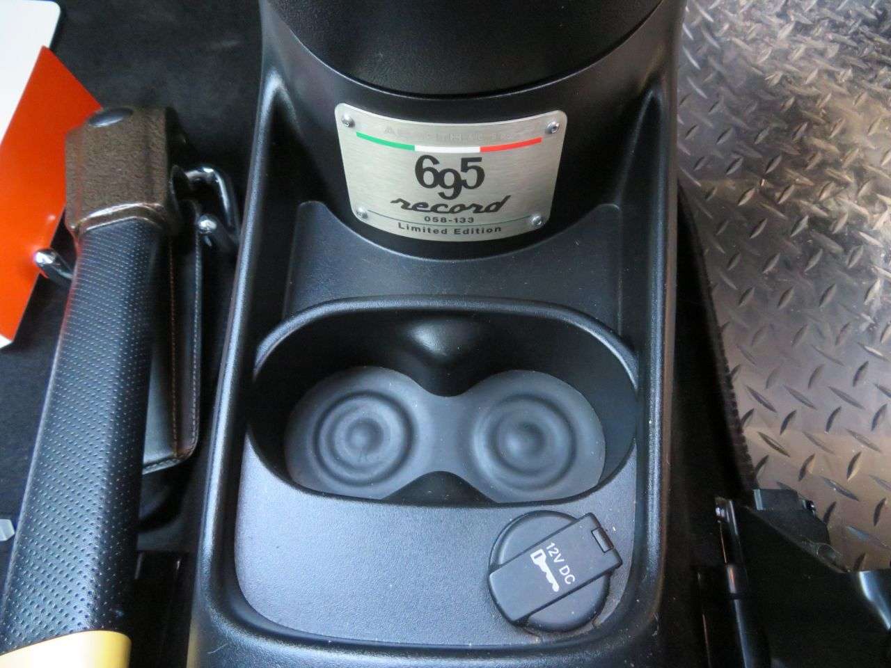 2016 ABARTH 695 2016 ABARTH 695