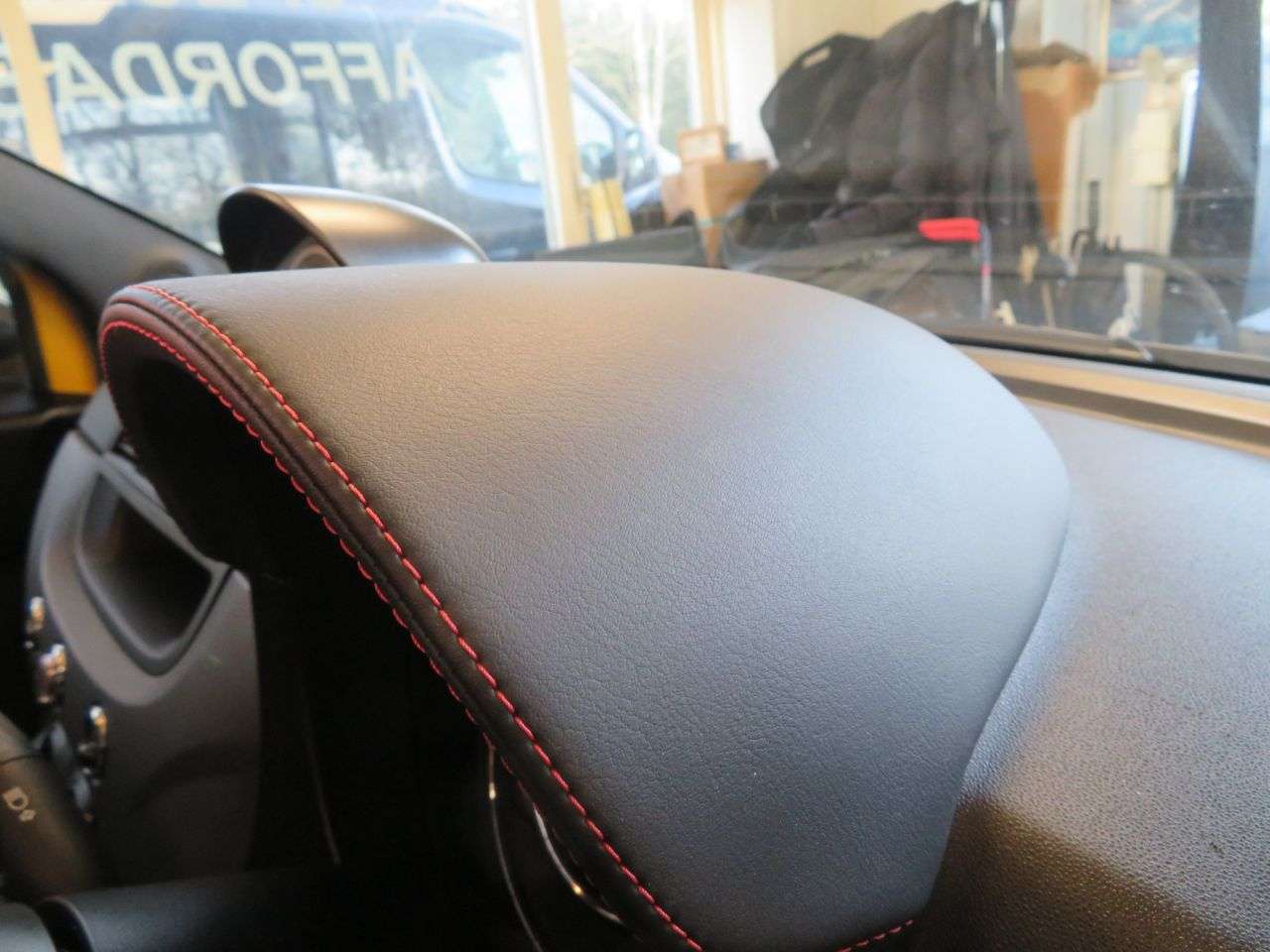 2016 ABARTH 695 2016 ABARTH 695