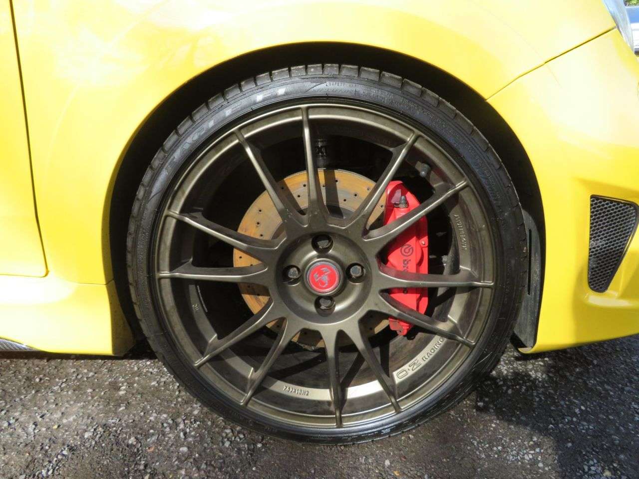 2016 ABARTH 695 2016 ABARTH 695