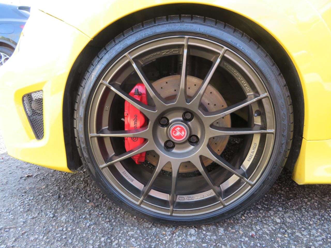 2016 ABARTH 695 2016 ABARTH 695