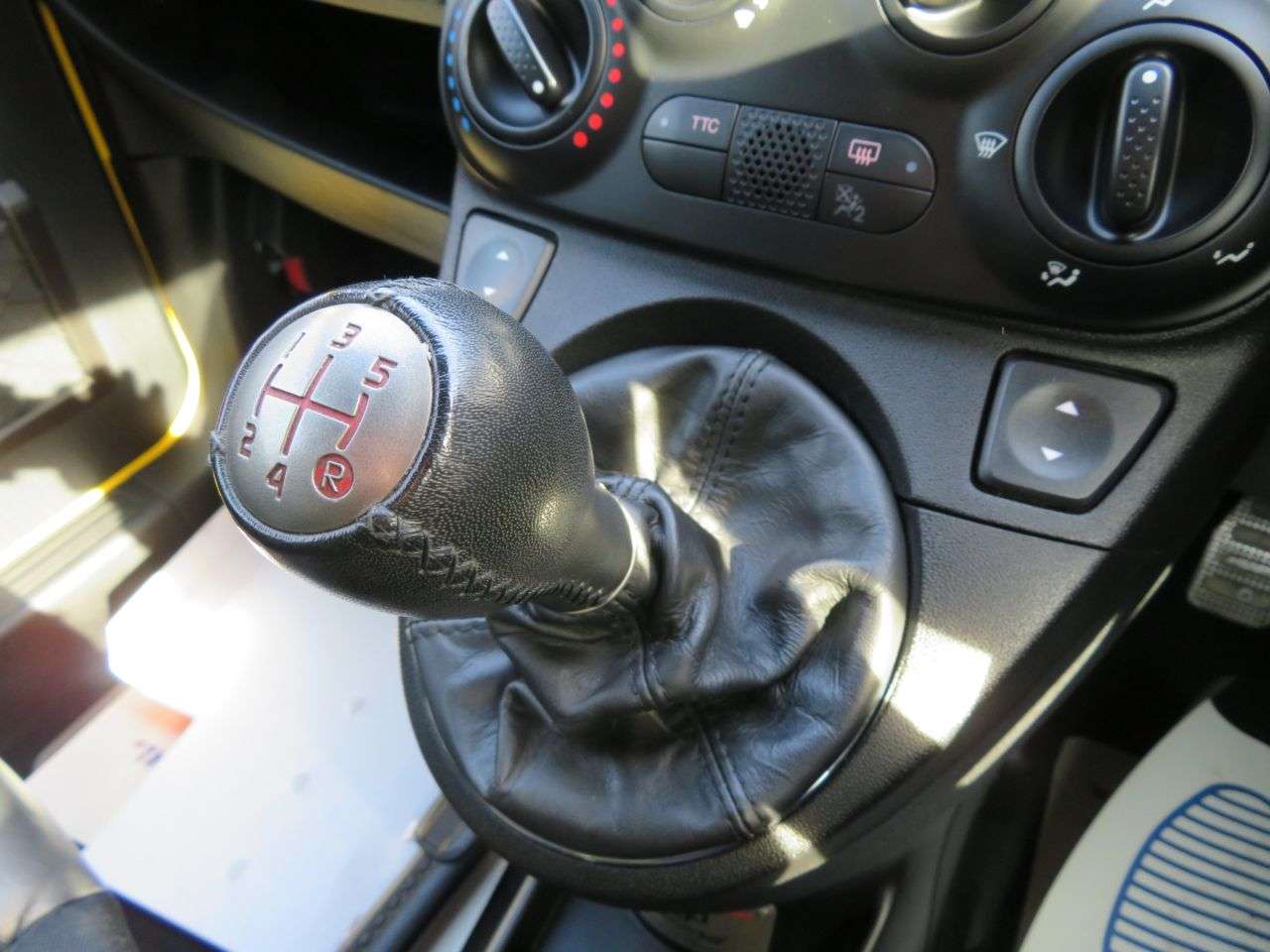 2016 ABARTH 695 2016 ABARTH 695