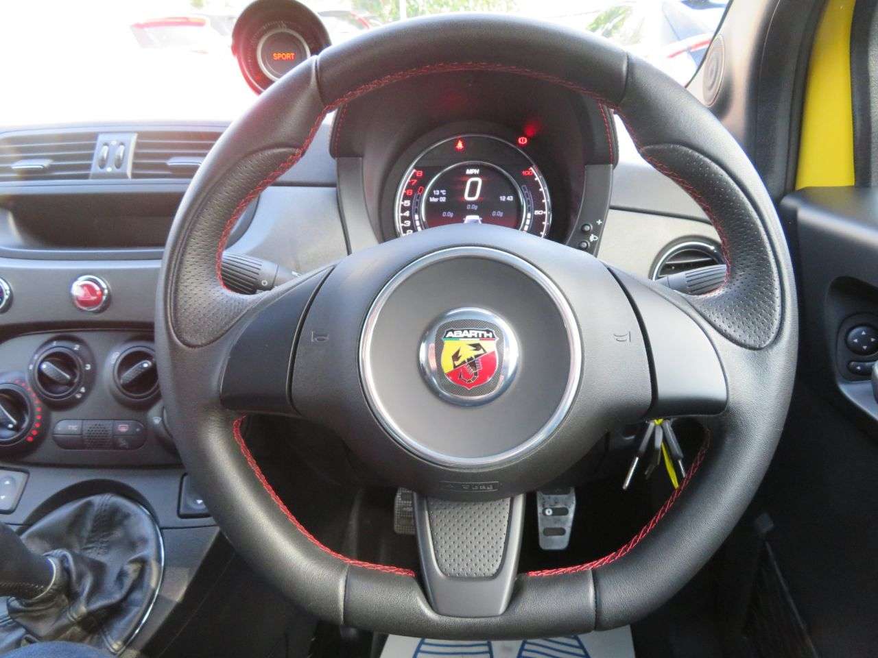 2016 ABARTH 695 2016 ABARTH 695