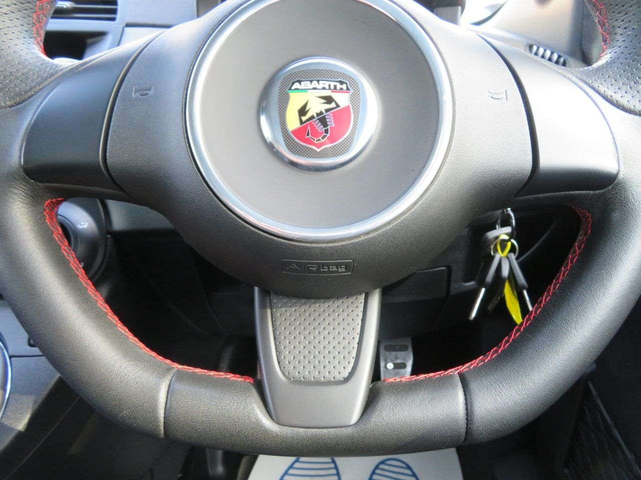 2016 ABARTH 695 2016 ABARTH 695