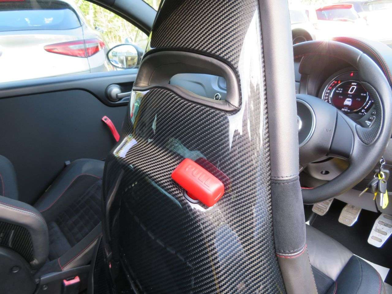 2016 ABARTH 695 2016 ABARTH 695