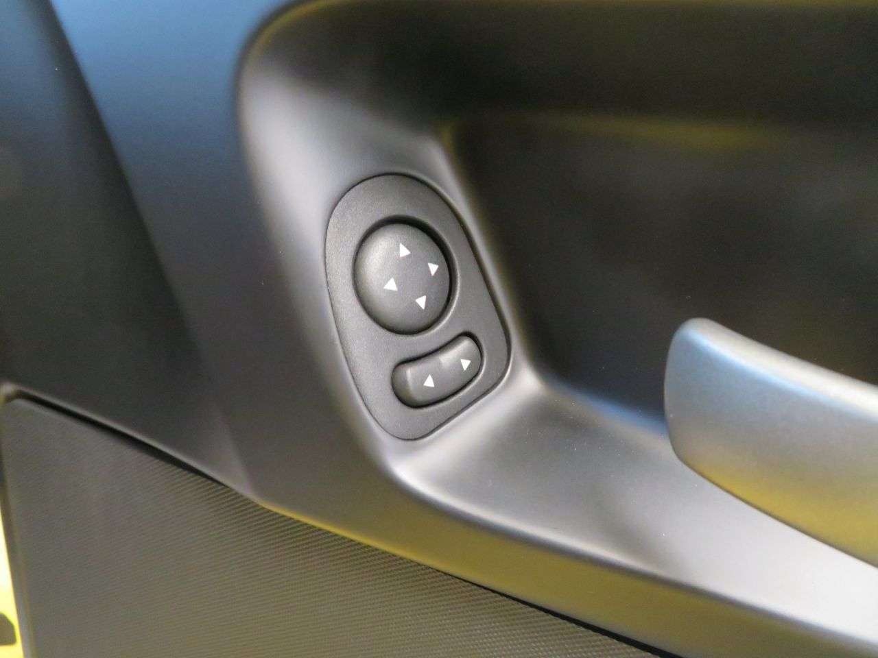 2016 ABARTH 695 2016 ABARTH 695