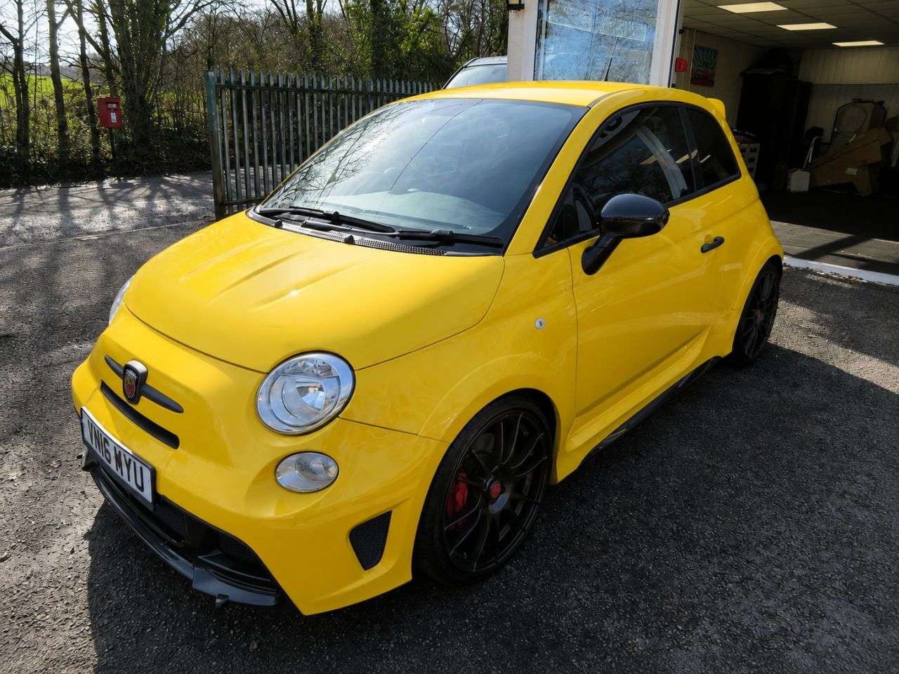 2016 ABARTH 695 2016 ABARTH 695