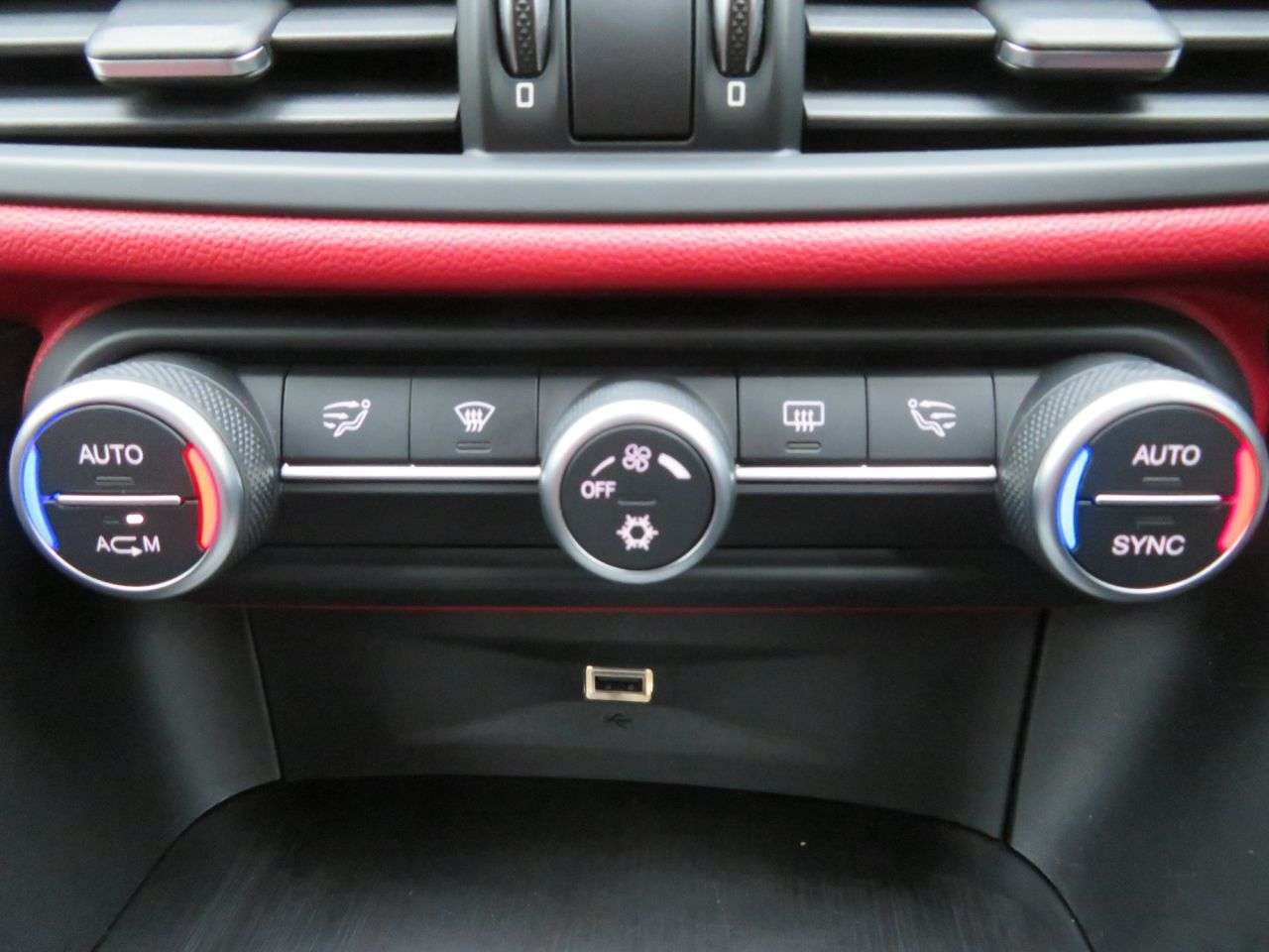 2017 ALFA ROMEO GIULIA 2017 ALFA ROMEO GIULIA