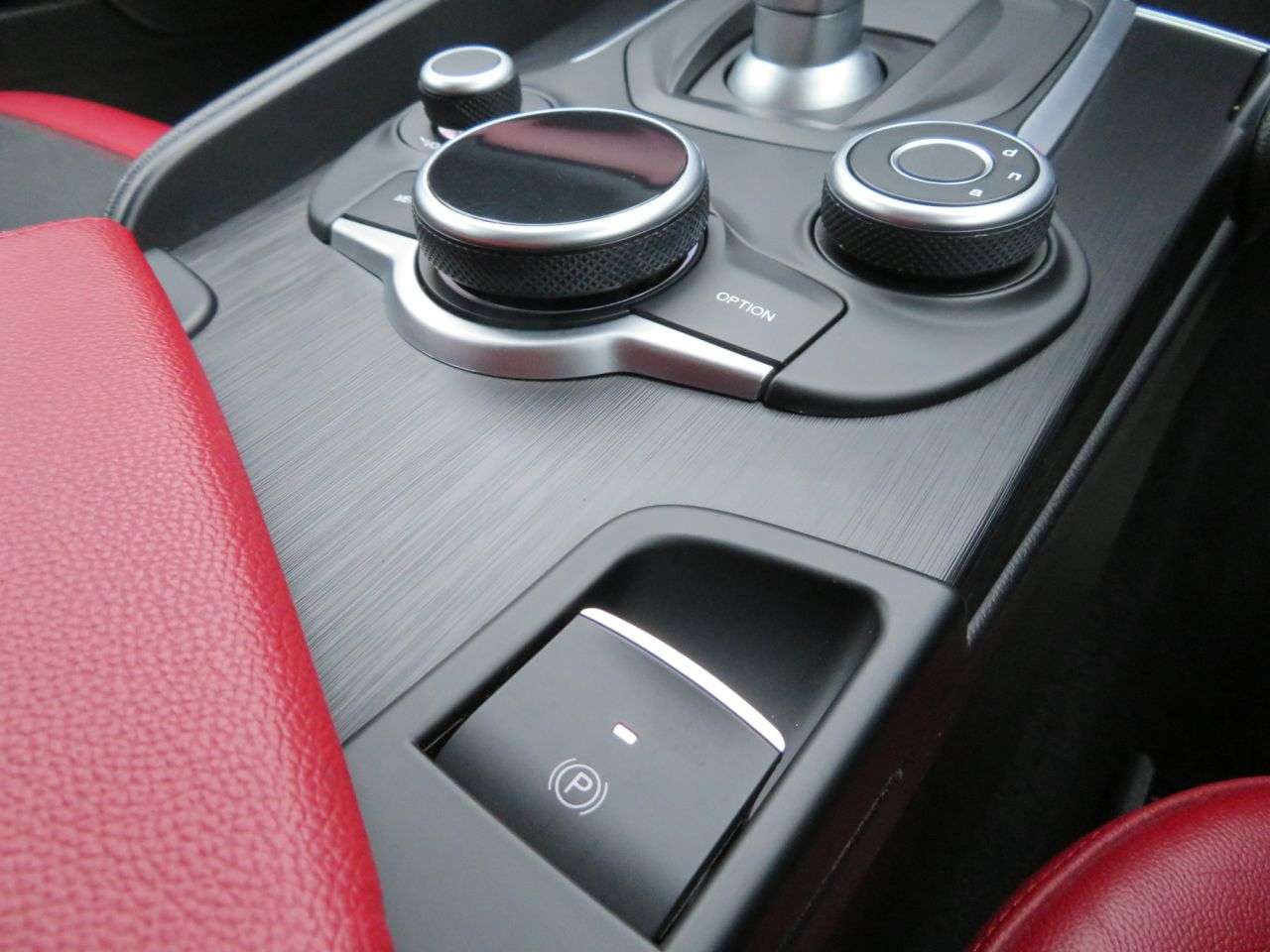 2017 ALFA ROMEO GIULIA 2017 ALFA ROMEO GIULIA