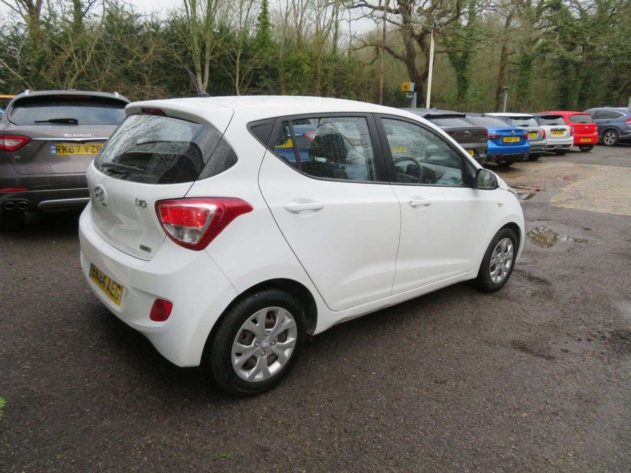 A 2015 HYUNDAI I10 1.2 SE Hatchback 5dr Petrol Automatic Euro 5 (87 ps) AIR-CONDITIONING + AUT A 2015 HYUNDAI I10 1.2 SE Hatchback 5dr Petrol Automatic Euro 5 (87 ps) AIR-CONDITIONING + AUT