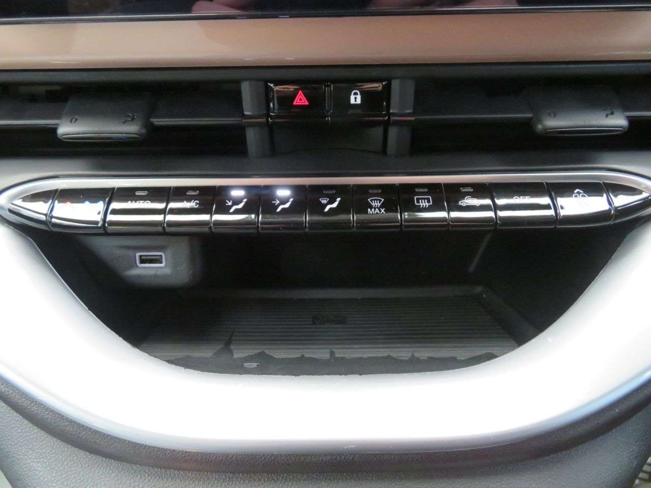 A 2021 FIAT 500E C 42kWh Icon Convertible 2dr Electric Auto (118 ps) MAGIC EYE PACK + COMFORT A 2021 FIAT 500E C 42kWh Icon Convertible 2dr Electric Auto (118 ps) MAGIC EYE PACK + COMFORT