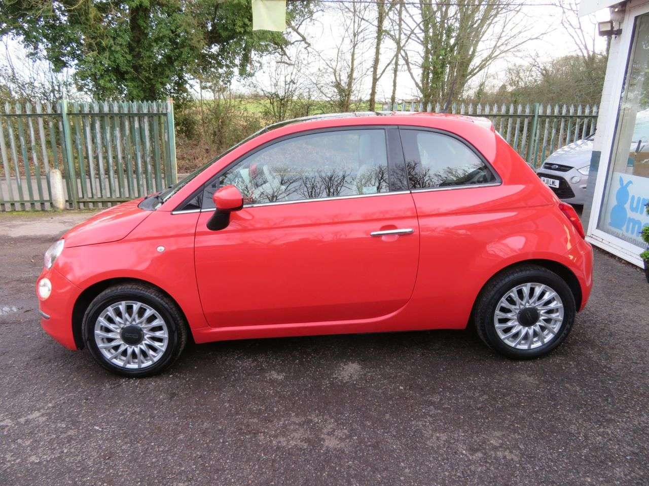 A 2016 FIAT 500 LOUNGE A 2016 FIAT 500 LOUNGE